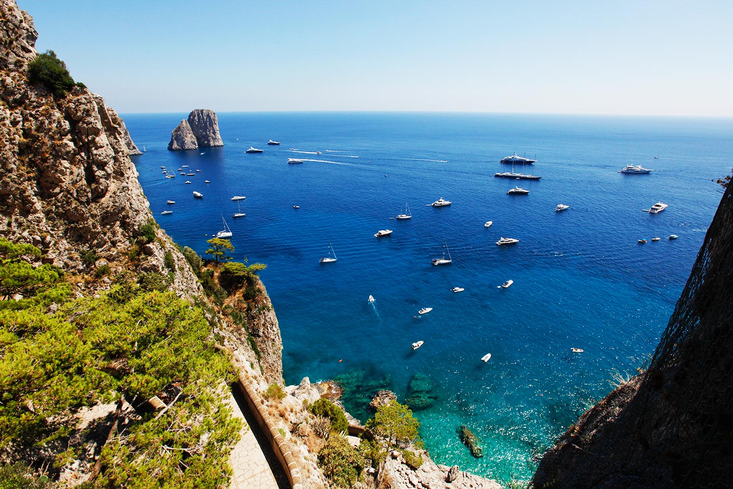 Via Krupp mit Faraglioni Panorama auf Capri