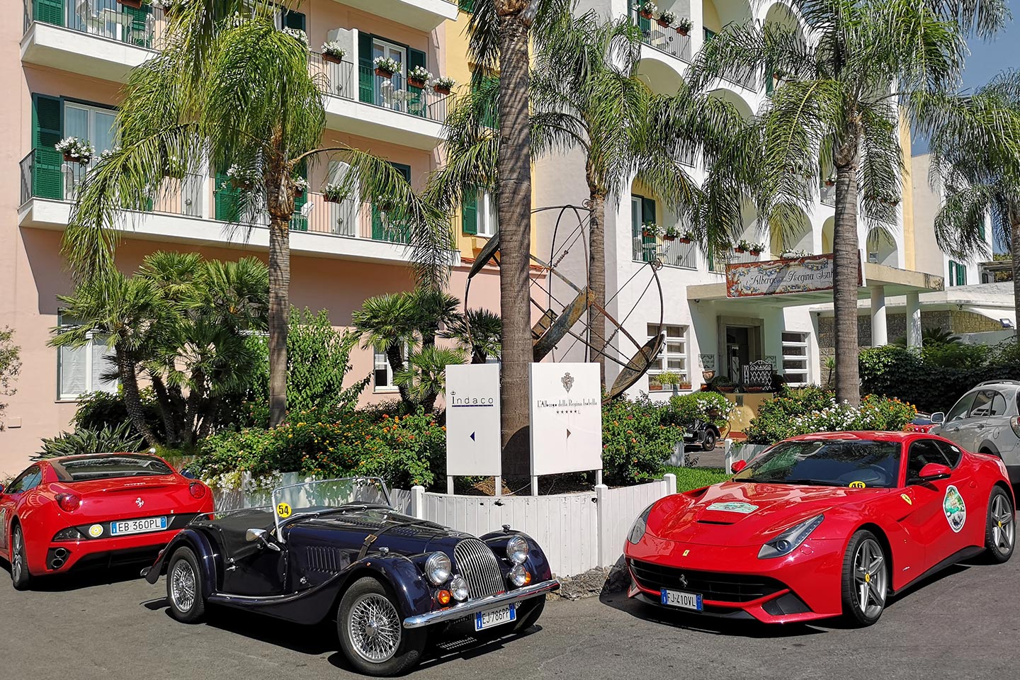 Ferrari Treffen am Hotel Regina Isabella auf Ischia