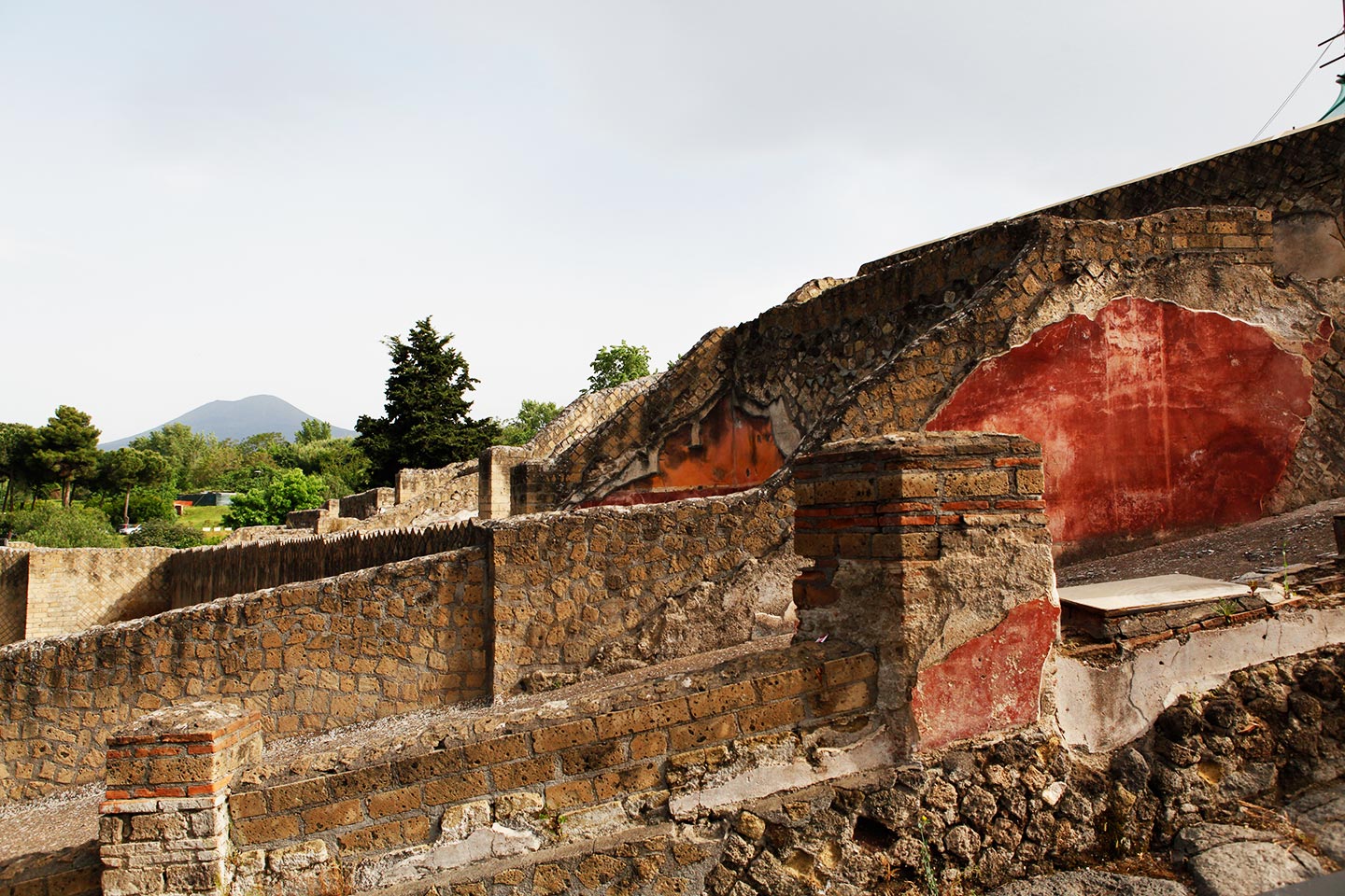 Porta Marina mit Vesuv in Pompeji