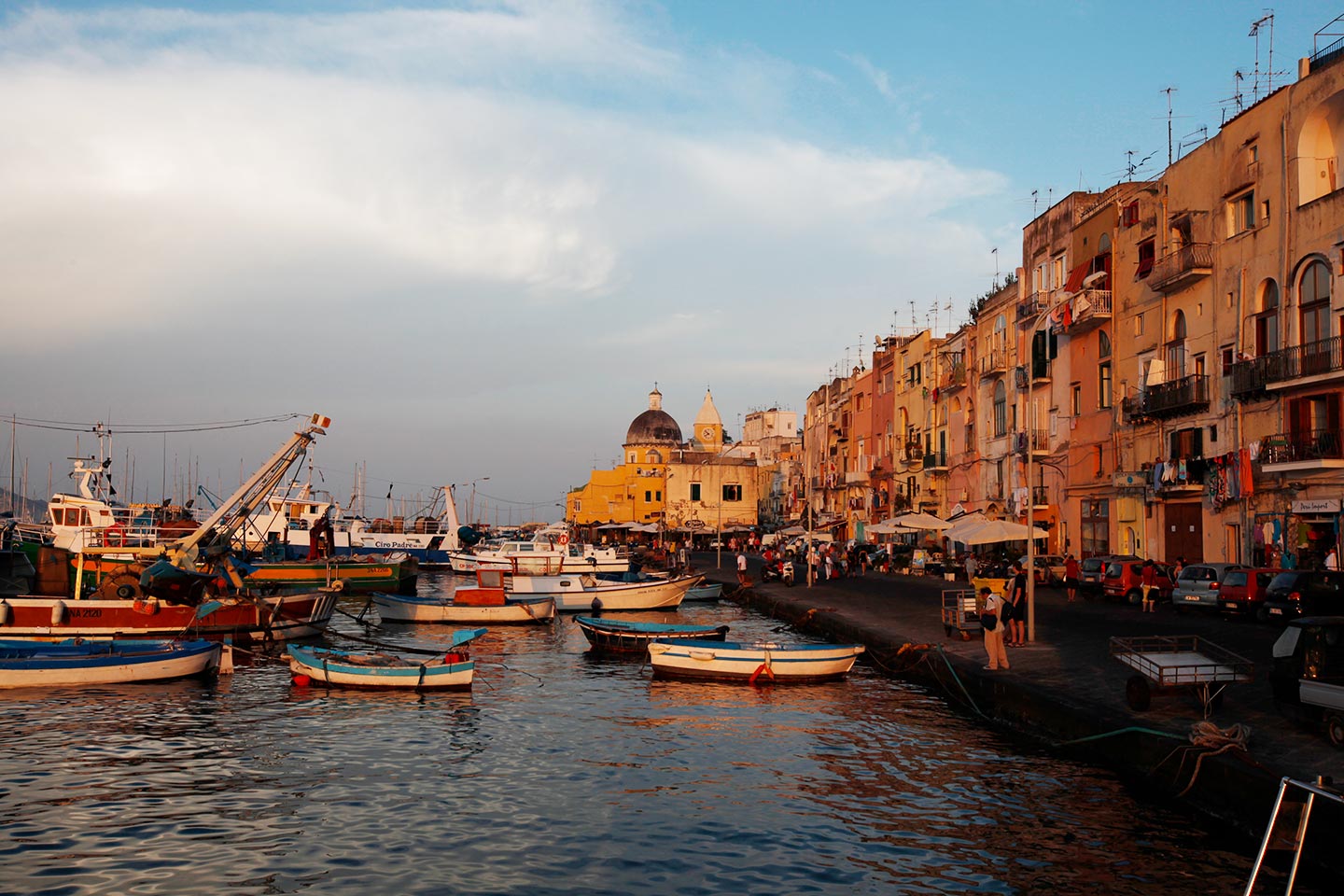 Via Roma auf Procida