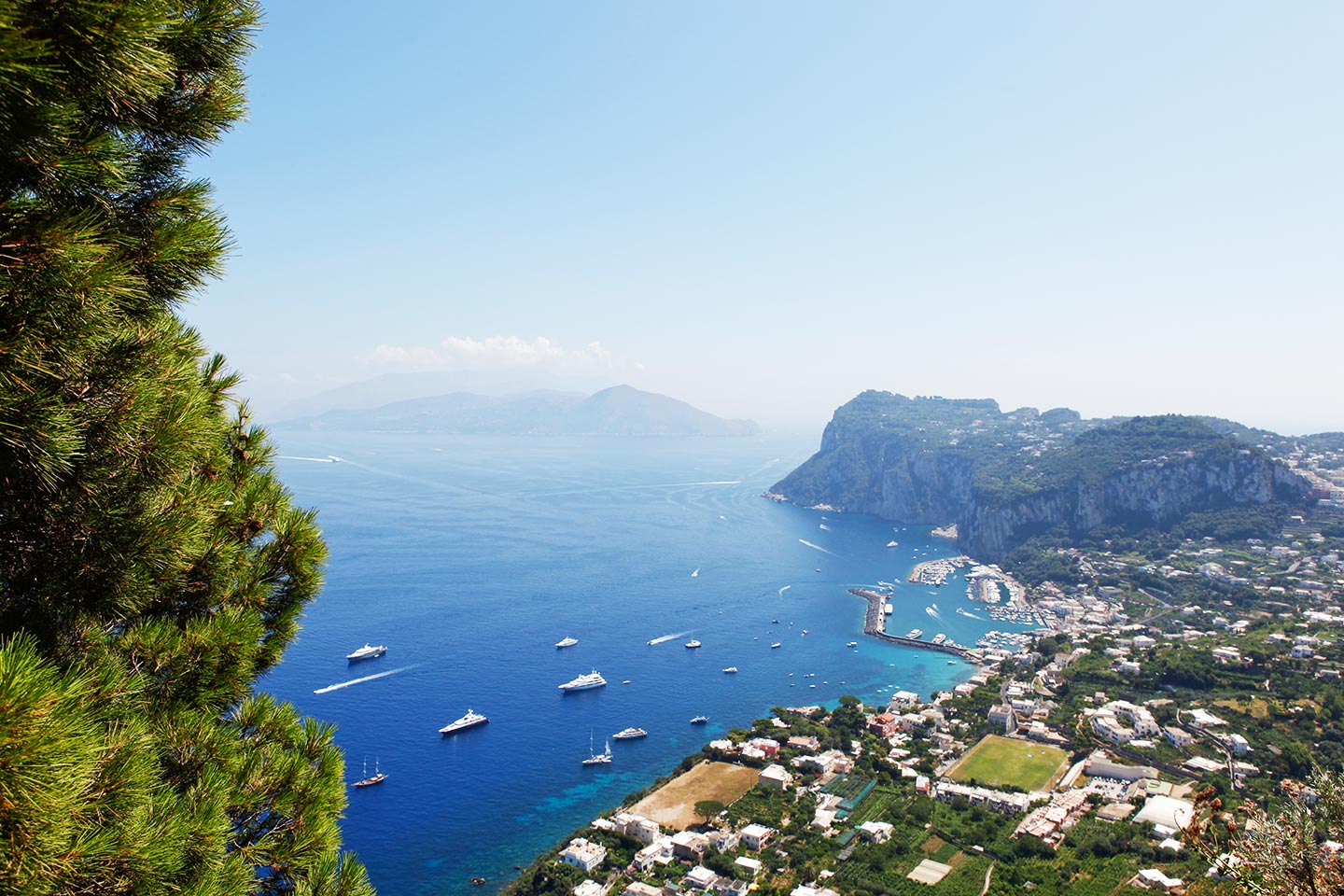 Panorama Richtung Marina Grande auf Capri
