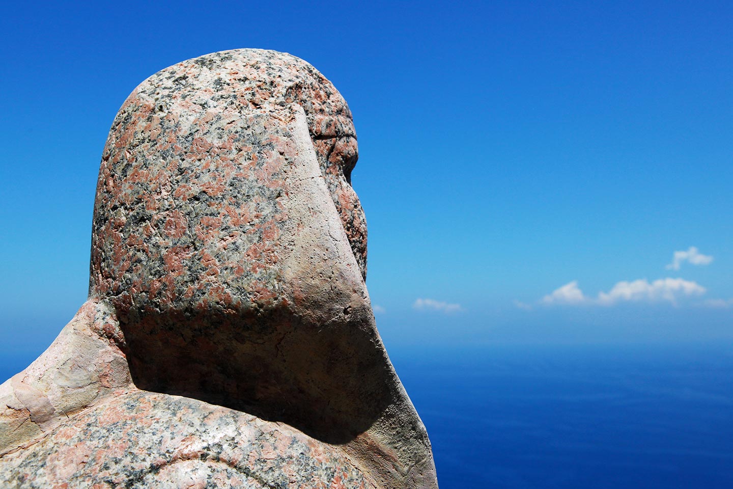 Sphinx aus Granitstein auf Capri